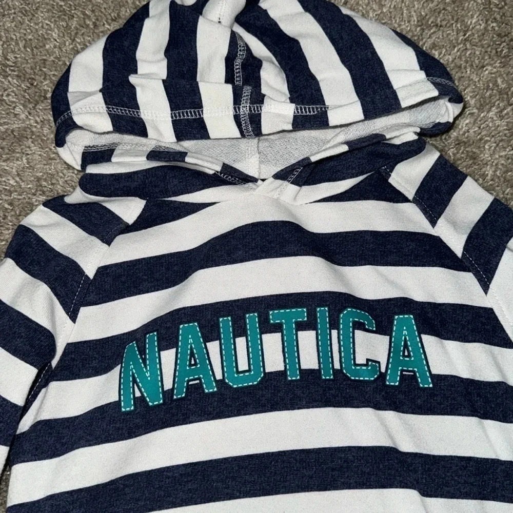 •Nautica hoodie•​ - Picture 2 of 5